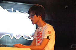 画像集#054のサムネイル/個人戦はブランカが優勝,そしてハカンも大暴れ。波乱だらけの「ウルトラストリートファイターIV」賞金制全国大会「一秋千撃杯」をレポート