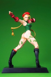 画像ギャラリー No.005のサムネイル画像 / 「ウルIV」山下しゅんや氏描き下ろしイラストのジュリとさくらがフィギュアで登場