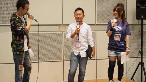 画像ギャラリー No.004のサムネイル画像 / タイトー格ゲー夢の祭典。「P4U2」「ニトブラ」「BBCP」「ウルIV」の各部門で頂点が争われた「闘神祭2015」フォトレポート