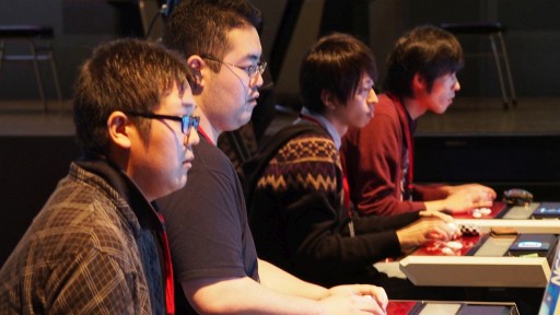 画像ギャラリー No.005のサムネイル画像 / タイトー格ゲー夢の祭典。「P4U2」「ニトブラ」「BBCP」「ウルIV」の各部門で頂点が争われた「闘神祭2015」フォトレポート