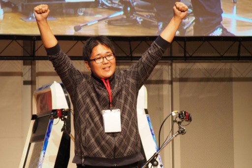 画像ギャラリー No.010のサムネイル画像 / タイトー格ゲー夢の祭典。「P4U2」「ニトブラ」「BBCP」「ウルIV」の各部門で頂点が争われた「闘神祭2015」フォトレポート