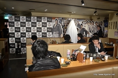 画像集#019のサムネイル/桐生/真島/遥との“同姓同名割”も用意される「龍が如く 維新!」と居酒屋はなこのタイアップが本日より開始。渋谷南口店には坂本龍馬像も展示