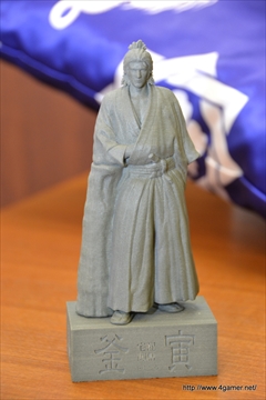 画像集#015のサムネイル/「龍が如く 維新!」と「宅配御膳 釜寅」のコラボメニューに横山プロデューサーと阪本ディレクターが太鼓判。一膳で“三度”おいしい「龍が如く特製角煮釜飯」が味わえるのは3月31日まで