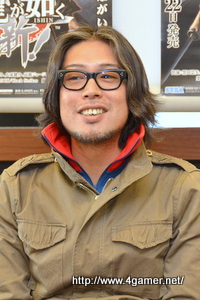 画像集#020のサムネイル/「龍が如く 維新!」と「宅配御膳 釜寅」のコラボメニューに横山プロデューサーと阪本ディレクターが太鼓判。一膳で“三度”おいしい「龍が如く特製角煮釜飯」が味わえるのは3月31日まで