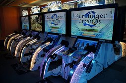 画像ギャラリー No.001のサムネイル画像 / 「ガンスリンガー ストラトス2」最初のロケテストが本日より開催。開発者や豪華ゲストも登場した,オープニングセレモニーをレポート