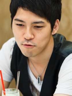 ������#002�Υ���ͥ���/�֥��󥹥�󥬡� ���ȥ�ȥ�2�׸����������ľ�����󥿥ӥ塼���ץ������ޡ����ա���Ψ���������־���������פ�ʹ�������θ��ɤ����Ⱦ���ů��