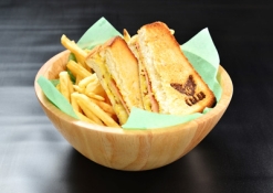 画像ギャラリー No.003のサムネイル画像 / 「ガンスリンガー ストラトス2」のコラボカフェが大阪で3月7日にオープン