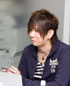 画像ギャラリー No.003のサムネイル画像 / リリース1か月で100万DLを越えた「ディバインゲート」。その魅力をディレクター高野氏と広報ミスター☆ディバイン氏に聞いてみた