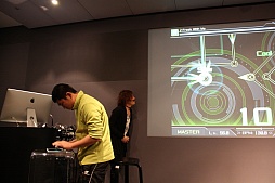 画像集#006のサムネイル/「CROSS×BEATS」の体験イベントが開催。新曲発表やNAOKI氏との対戦が行われた会場の様子をレポート