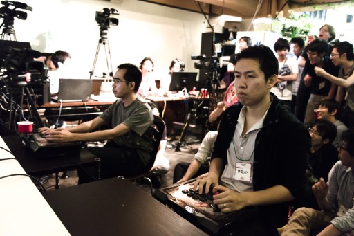 画像ギャラリー No.032のサムネイル画像 / 「GUILTY GEAR Xrd」部門の優勝は,なんとチップ使いのサミット選手。 好試合が続出した「GODSGARDEN #10」初日フォトレポート