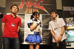 画像ギャラリー No.010のサムネイル画像 / 「ARC REVOLUTION CUP 2015」フォトレポート。「GUILTY GEAR」や「BLAZBLUE」など,計4タイトルの優勝者達へのインタビューも掲載