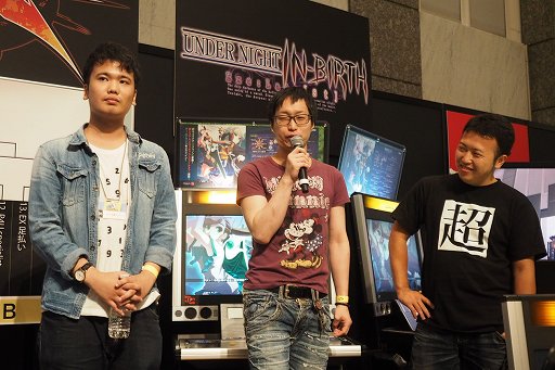 画像ギャラリー No.021のサムネイル画像 / 「ARC REVOLUTION CUP 2015」フォトレポート。「GUILTY GEAR」や「BLAZBLUE」など,計4タイトルの優勝者達へのインタビューも掲載