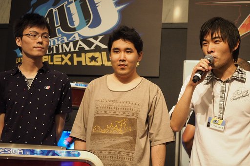 画像ギャラリー No.022のサムネイル画像 / 「ARC REVOLUTION CUP 2015」フォトレポート。「GUILTY GEAR」や「BLAZBLUE」など,計4タイトルの優勝者達へのインタビューも掲載