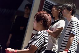 画像ギャラリー No.047のサムネイル画像 / 「ARC REVOLUTION CUP 2015」フォトレポート。「GUILTY GEAR」や「BLAZBLUE」など,計4タイトルの優勝者達へのインタビューも掲載