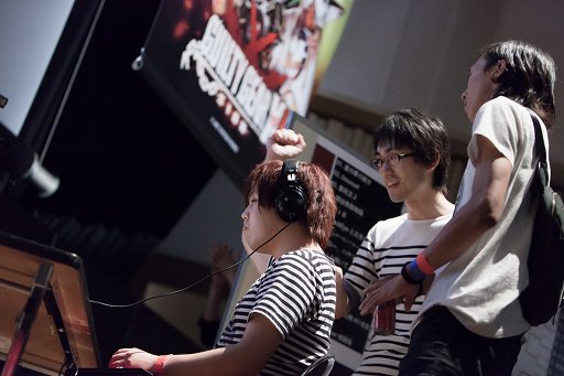 画像ギャラリー No.050のサムネイル画像 / 「ARC REVOLUTION CUP 2015」フォトレポート。「GUILTY GEAR」や「BLAZBLUE」など,計4タイトルの優勝者達へのインタビューも掲載