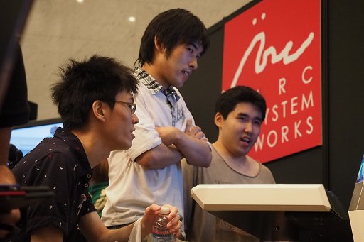 画像ギャラリー No.055のサムネイル画像 / 「ARC REVOLUTION CUP 2015」フォトレポート。「GUILTY GEAR」や「BLAZBLUE」など,計4タイトルの優勝者達へのインタビューも掲載