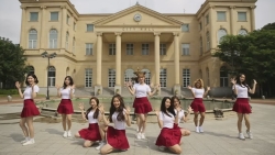 画像ギャラリー No.001のサムネイル画像 / 実写ドラマ「アイドルマスター.KR」のPV映像2種が公開に。オーディション一次合格者19名が2チームに分かれ,オリジナル楽曲を用いたPVを撮影