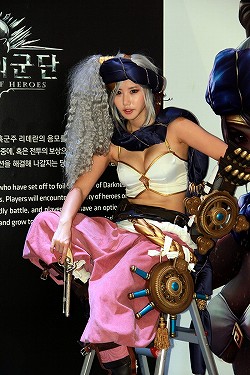 ���������꡼ No.010�Υ���ͥ������ / ��LEGION Of HEROES�פǥ�Х����������饤��RPG�Ρ�ʸˡ�ɤ���夲�롣��ȯ���NDOORS��Ψ���륭�ࡦ�ƥ������ä�ʹ����