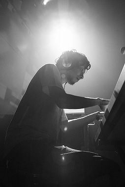 画像ギャラリー No.003のサムネイル画像 / 「GRAVITY DAZE 2」,PVに使用された楽曲「MEWTON」が配信開始