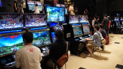 ���������꡼ No.011�Υ���ͥ������ / 64�����बĺ���򶥤��˸¤��襤���ֵ�ư��Υ������EXVS. MAXI BOOST����������PREMIUM DOGFIGHT 2015�׷辡����ݡ���