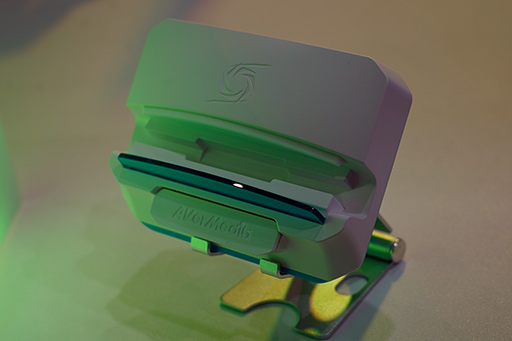 画像ギャラリー No.011のサムネイル画像 / 携帯型ゲームPC向けドックやUSB ACアダプタにキャプチャ機能を内蔵!? ユニークな製品を多数出展したAVerMedia