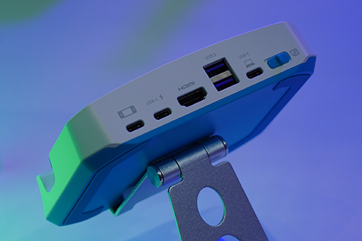 画像ギャラリー No.012のサムネイル画像 / 携帯型ゲームPC向けドックやUSB ACアダプタにキャプチャ機能を内蔵!? ユニークな製品を多数出展したAVerMedia