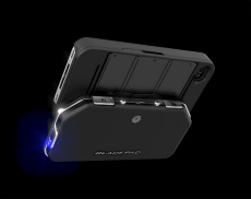 ���������꡼ No.011�Υ���ͥ������ / ��TGS 2013�ϲ��Ǹ��Ĥ���iPhone�ѥ����ॳ��ȥ������Bladepad�פ�Ҳ𡣥��饤�ɼ��ǻ������ӥ饯���󡤥ܥ����ʤ��ʤ��ܳ���