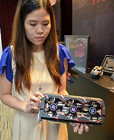 ������#009�Υ���ͥ���/��COMPUTEX��PowerColor��������Ȥʤ����R9 295X2���ͤο�����Devil 13�ץ����ɤ�Ÿ��