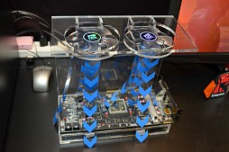 ������#010�Υ���ͥ���/��COMPUTEX��PowerColor��������Ȥʤ����R9 295X2���ͤο�����Devil 13�ץ����ɤ�Ÿ��