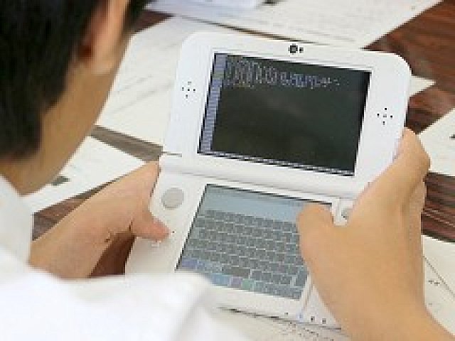 ニンテンドー3ds プチコン3号 Smilebasic を使った中学校の授業から見えてきた 義務教育過程におけるプログラミング教育の意義と課題