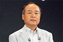 画像ギャラリー No.002のサムネイル画像 / ソフトバンクの2013年冬〜2014年春モデルをフォトレポート。少数精鋭路線で見どころの多い製品をラインナップ