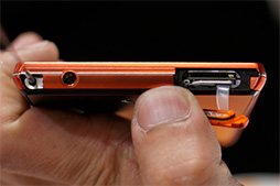 ������#008�Υ���ͥ���/���ն��۱�ǥ�����̥�Ϥ�AQUOS ZETA��Xperia Z2 Tablet�򤸤ä�������å���NTT�ɥ���2014�ƥ�ǥ륹�ޡ��ȥե���ƥ��ȥ�ݡ��ȡʸ��ԡ�