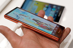 ������#012�Υ���ͥ���/���ն��۱�ǥ�����̥�Ϥ�AQUOS ZETA��Xperia Z2 Tablet�򤸤ä�������å���NTT�ɥ���2014�ƥ�ǥ륹�ޡ��ȥե���ƥ��ȥ�ݡ��ȡʸ��ԡ�