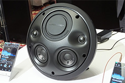 ������#009�Υ���ͥ���/���եȥХ󥯥�Х��롤�ȥե졼��쥹�ɤ��𤦶��۱�ǥ�����Υ��ޡ��ȥե����AQUOS CRYSTAL�פ�ȯɽ��harman Kardon�����ԡ���������°