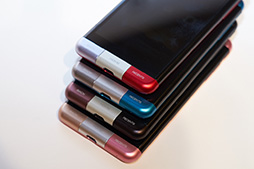 画像ギャラリー No.007のサムネイル画像 / KDDI 2015年春モデルスマートフォン3製品テストレポート。コンパクトで使い勝手重視の製品はどの程度の性能を備えるのか?