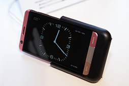 画像ギャラリー No.014のサムネイル画像 / KDDI 2015年春モデルスマートフォン3製品テストレポート。コンパクトで使い勝手重視の製品はどの程度の性能を備えるのか?