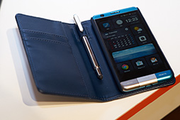 画像ギャラリー No.015のサムネイル画像 / KDDI 2015年春モデルスマートフォン3製品テストレポート。コンパクトで使い勝手重視の製品はどの程度の性能を備えるのか?