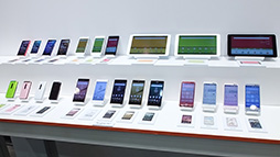 Kddi 16春モデルスマホ タブレットをテスト コンパクトな Aquos Serie Mini と新タブレット Qua Tab 02 をデレステで検証してみた