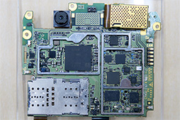 画像ギャラリー No.039のサムネイル画像 / 【PR】「“R”でAQUOSを変える」。シャープ渾身のスマートフォン「AQUOS R」がゲームにも適する高性能を実現できた理由とは