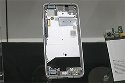 ꡼ No.008 | 5.2վѥͥܤΥϥڥåޡȥեAQUOS R2 Compactפ򥷥㡼פȯɽ2019ǯ1˥եȥХ󥯤ȯ