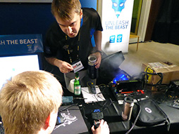 ������#007�Υ���ͥ���/��COMPUTEX����������ϸ���Broadwell�ϡ�Core M�ץ֥��ɤˡ���Х���ʬ��ǹ����򶯤��Intel�δ�Ĵ�ֱ��ݡ���