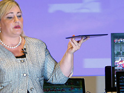 ������#011�Υ���ͥ���/��COMPUTEX����������ϸ���Broadwell�ϡ�Core M�ץ֥��ɤˡ���Х���ʬ��ǹ����򶯤��Intel�δ�Ĵ�ֱ��ݡ���