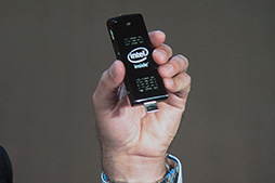 ���������꡼ No.028�Υ���ͥ������ / ��COMPUTEX�ϥ磻��쥹���Ѥؤμ���Ȥߤ����Skylake�����AiO�ޤǡ�¿�������꤬���줿Intel��Ĵ�ֱ��ݡ���