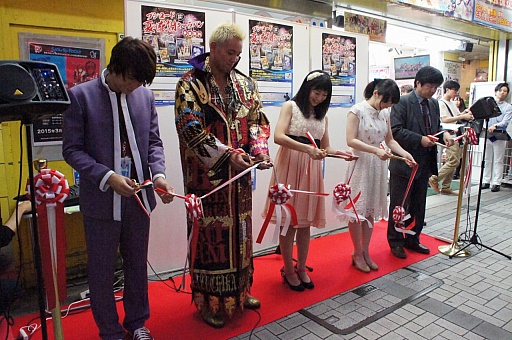 画像ギャラリー No.011のサムネイル画像 / 「ブシロード夏の感謝キャラバン」開幕式をレポート。石井マークさんやオカダ・カズチカ選手など,各タイトルの“代表”が勢揃い