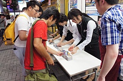 画像ギャラリー No.012のサムネイル画像 / 「ブシロード夏の感謝キャラバン」開幕式をレポート。石井マークさんやオカダ・カズチカ選手など,各タイトルの“代表”が勢揃い