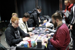 画像ギャラリー No.008のサムネイル画像 / 世界中のヴァンガードファイターが秋葉原に集結! 熱戦が繰り広げられた「ファイターズクライマックス2018 世界決勝大会」をレポート