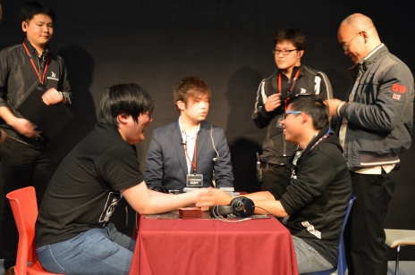 画像ギャラリー No.019のサムネイル画像 / 世界中のヴァンガードファイターが秋葉原に集結! 熱戦が繰り広げられた「ファイターズクライマックス2018 世界決勝大会」をレポート