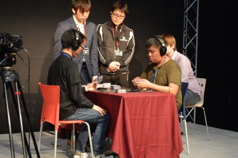 画像ギャラリー No.020のサムネイル画像 / 世界中のヴァンガードファイターが秋葉原に集結! 熱戦が繰り広げられた「ファイターズクライマックス2018 世界決勝大会」をレポート