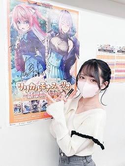 画像ギャラリー No.003のサムネイル画像 / 「カードファイト!! ヴァンガード」リリカルブースター第2弾発売記念に反田葉月さんが秋葉原の店舗巡りを実施