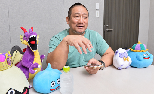 画像ギャラリー No.003のサムネイル画像 / 負けたら即引退!「DQMSL」DDT高木社長vs.男色ディーノ選手――こいつら戦いながら新バージョン6を紹介してやがる……!